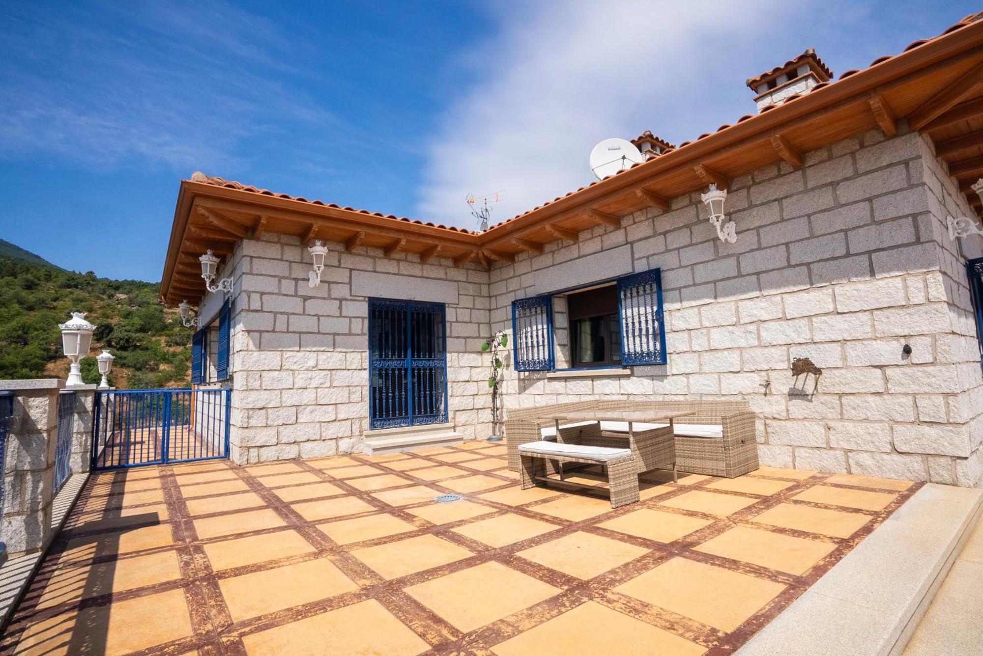 Willa Mansion Con Jacuzzi A 40 Grados, Gran Piscina Y Padel El Tiemblo Zewnętrze zdjęcie