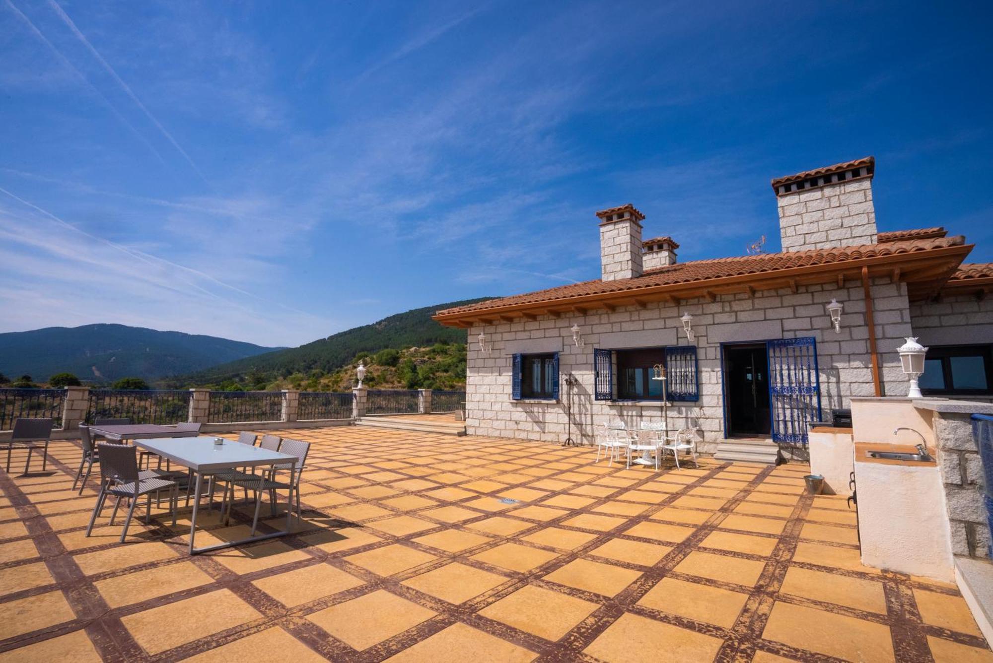 Willa Mansion Con Jacuzzi A 40 Grados, Gran Piscina Y Padel El Tiemblo Zewnętrze zdjęcie