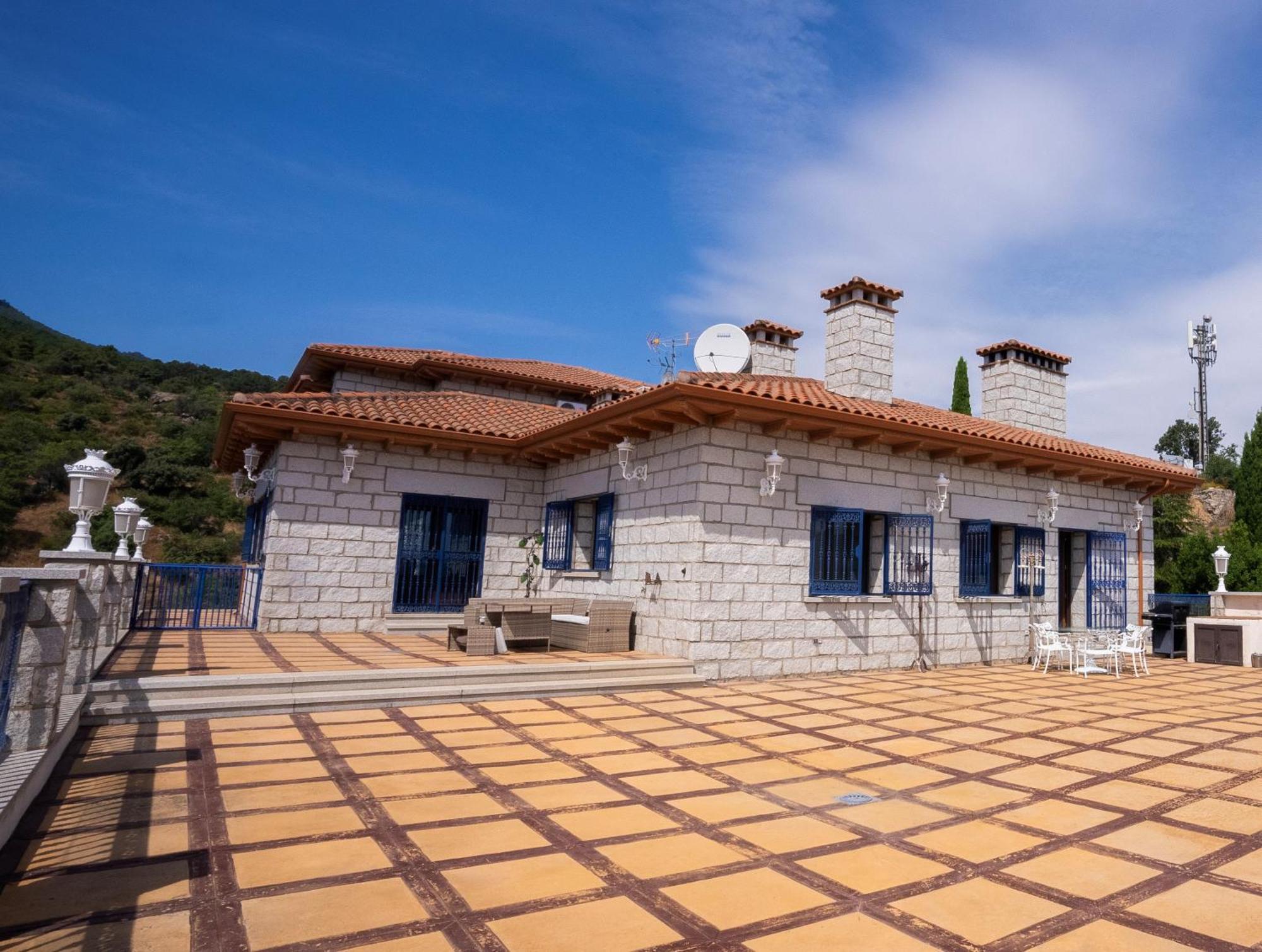 Willa Mansion Con Jacuzzi A 40 Grados, Gran Piscina Y Padel El Tiemblo Zewnętrze zdjęcie