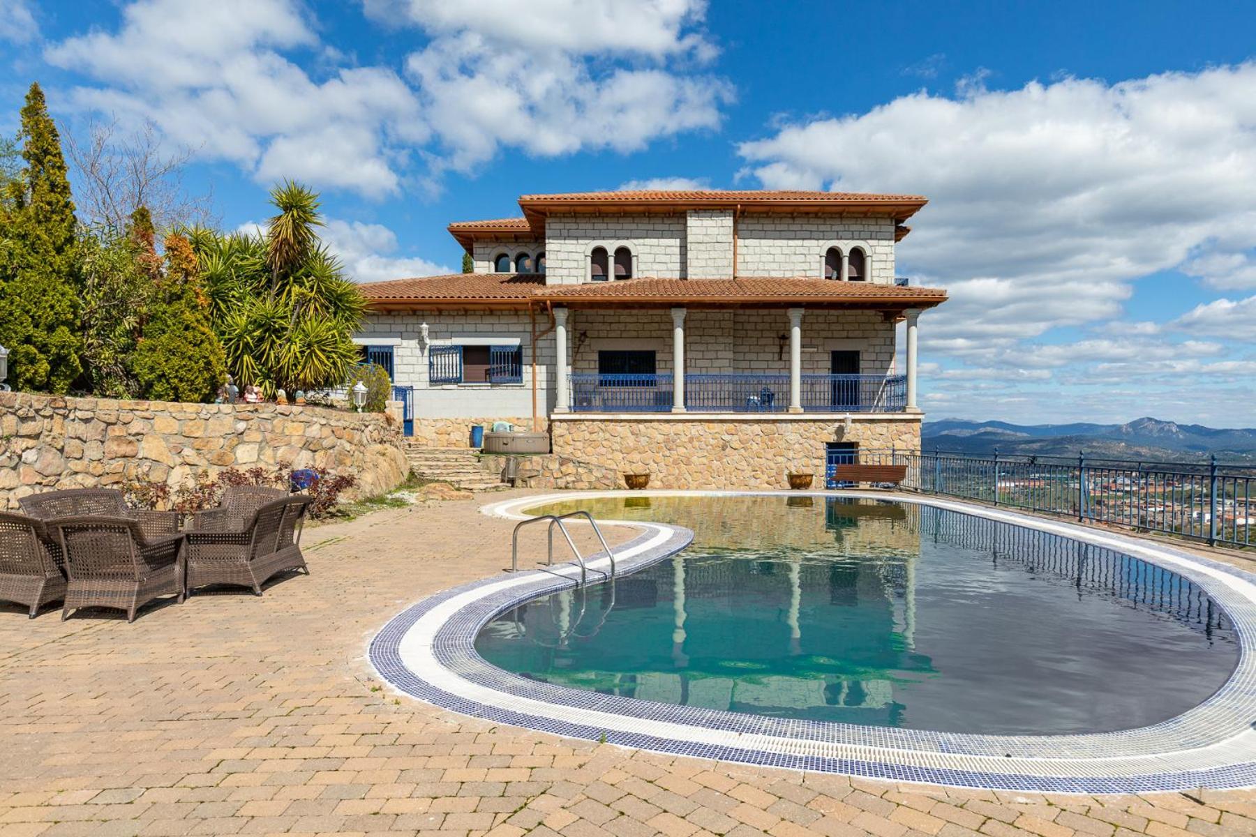 Willa Mansion Con Jacuzzi A 40 Grados, Gran Piscina Y Padel El Tiemblo Zewnętrze zdjęcie